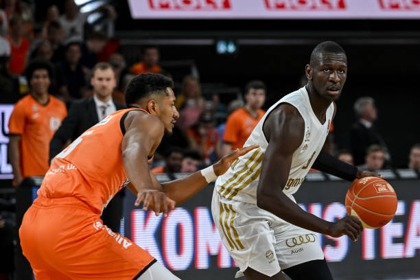 足球比赛的 足球比赛的